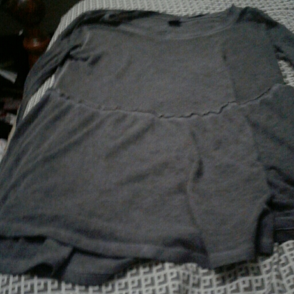 A gray dress shirt